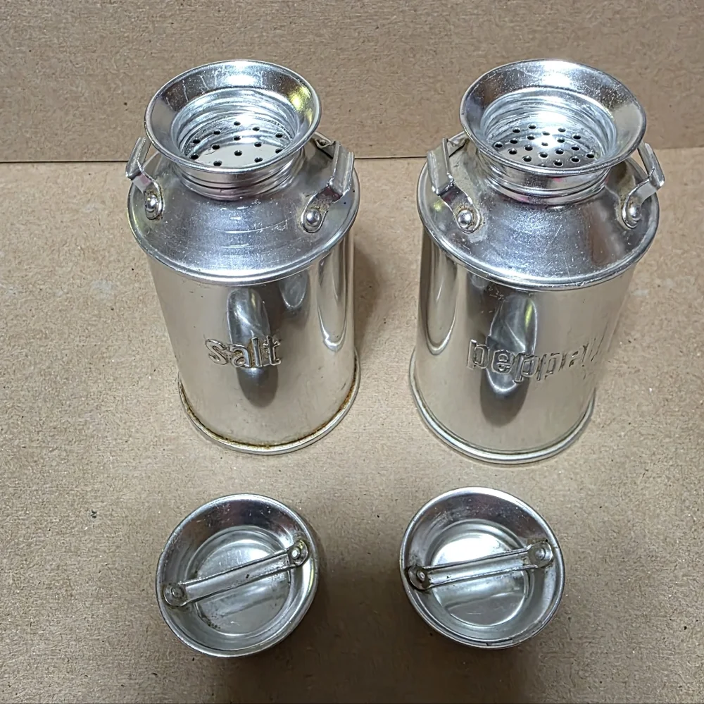 Vtg Milk Can Salt Pepper Shaker Set W Lids #142